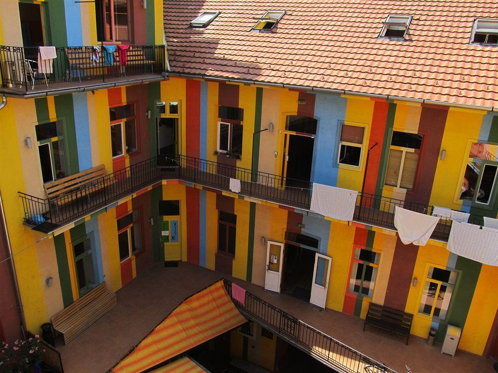 Casa De La Musica Hostel Budapest Exterior photo