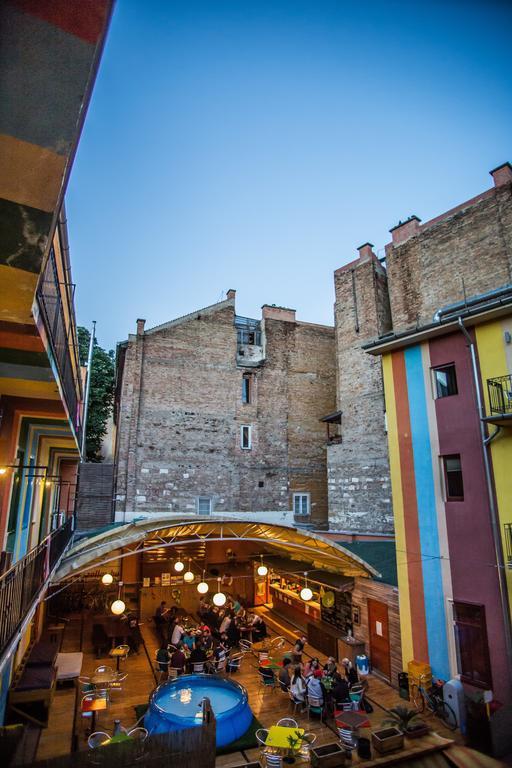 Casa De La Musica Hostel Budapest Exterior photo